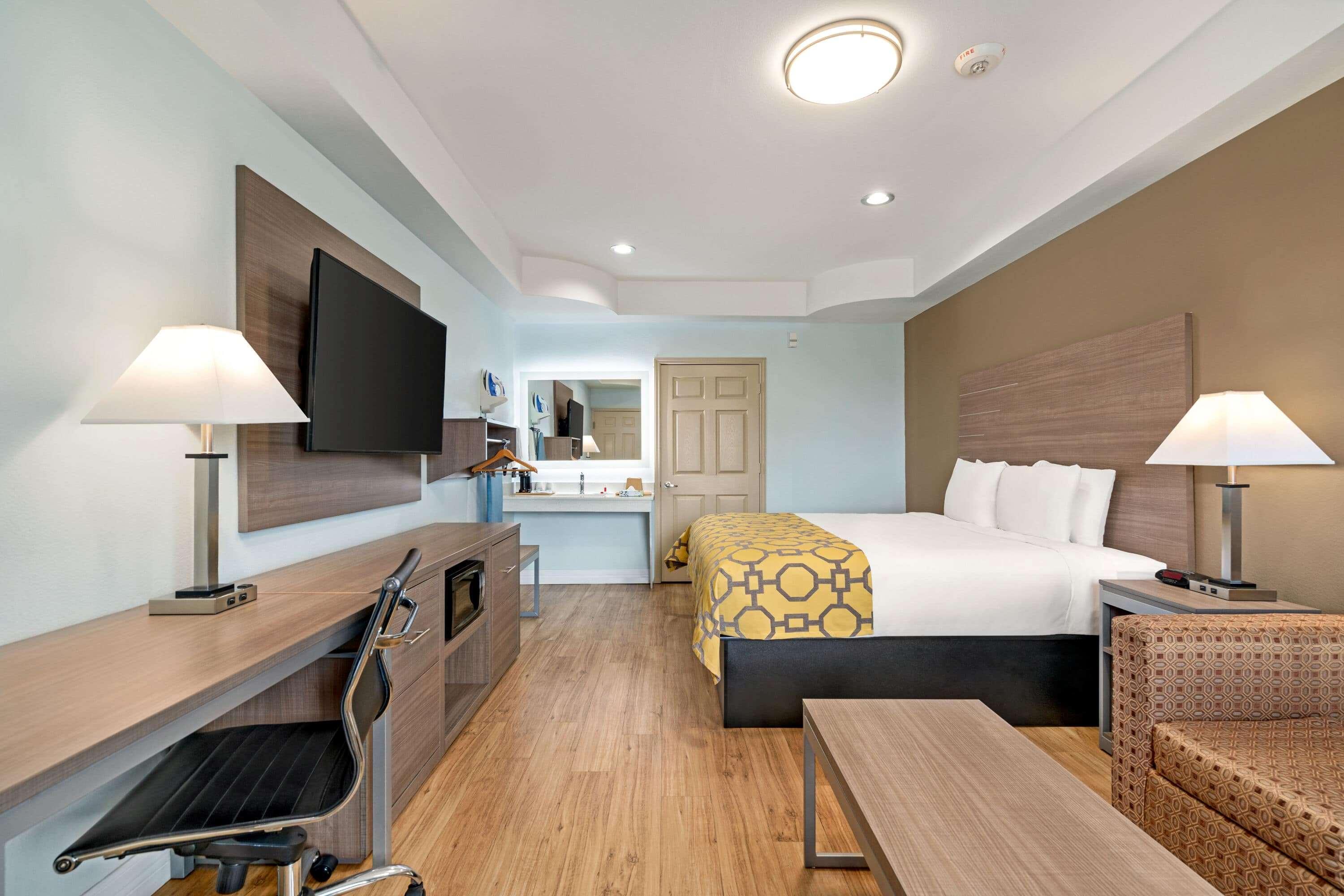 Baymont By Wyndham Kingwood Hotel Houston Exterior photo
