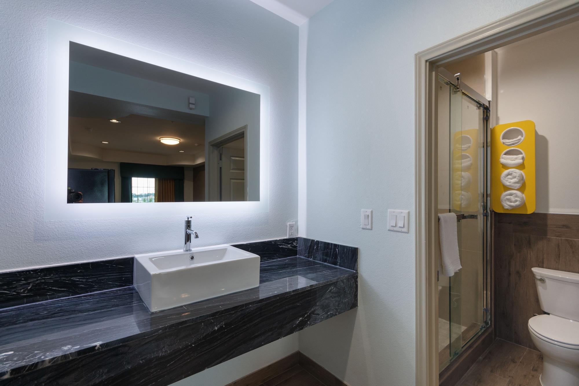 Baymont By Wyndham Kingwood Hotel Houston Exterior photo