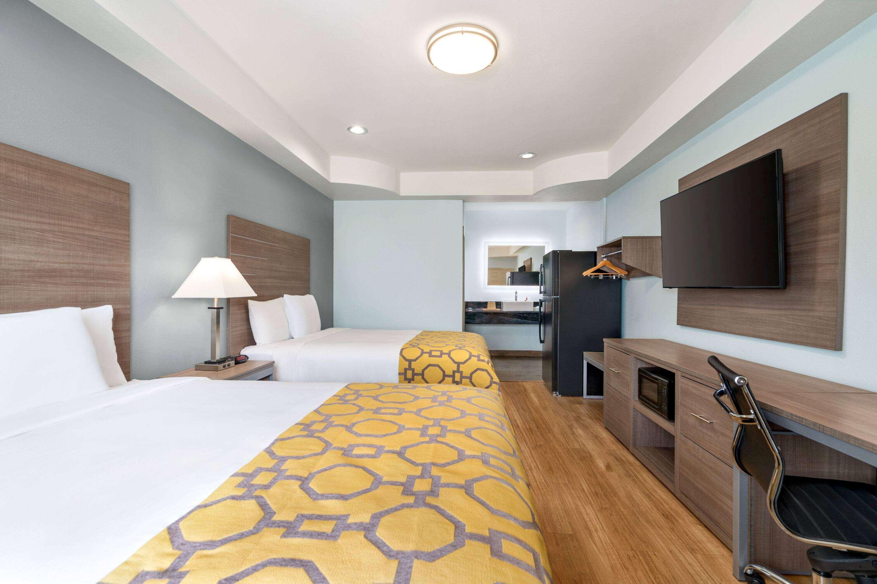 Baymont By Wyndham Kingwood Hotel Houston Exterior photo