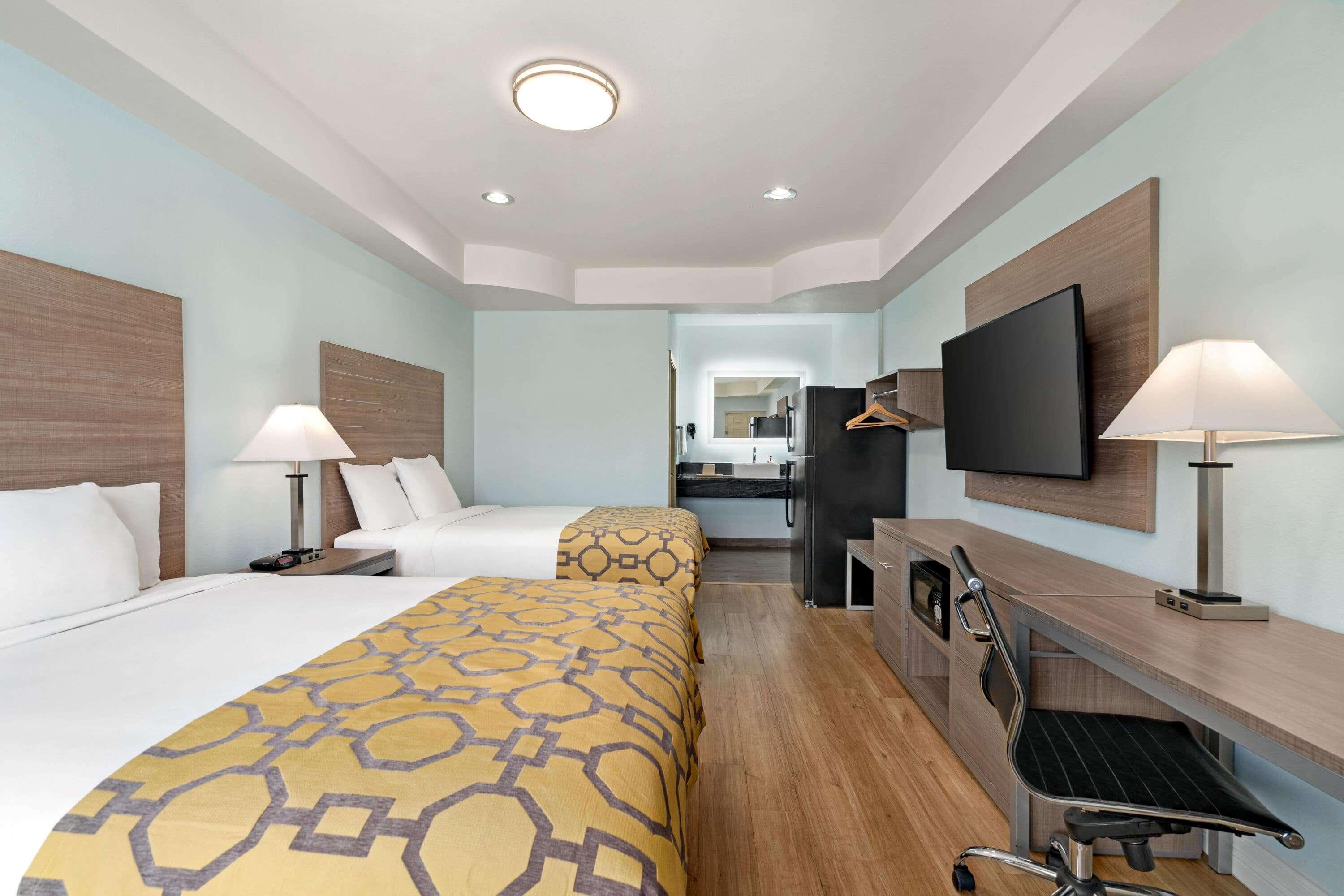 Baymont By Wyndham Kingwood Hotel Houston Exterior photo