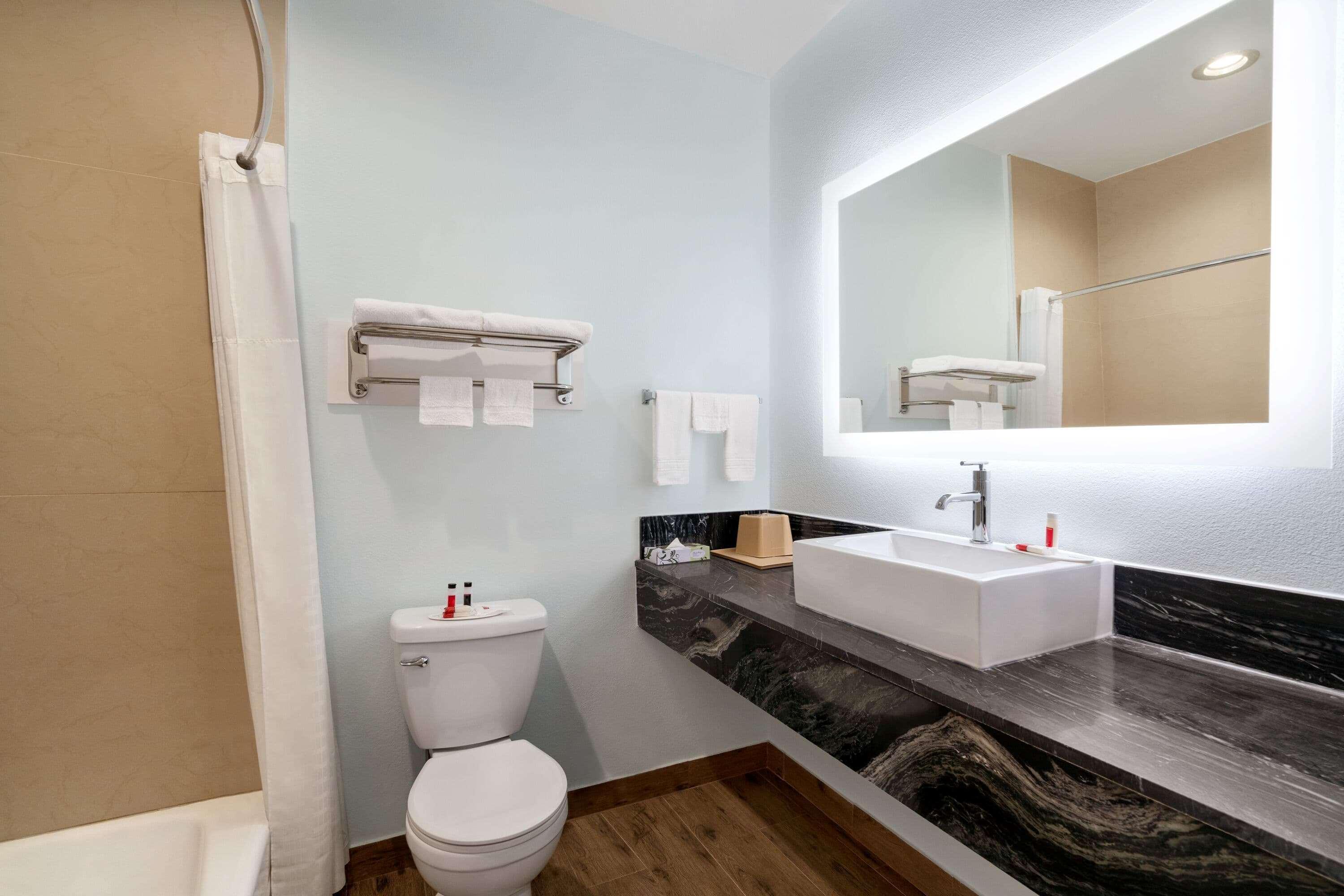 Baymont By Wyndham Kingwood Hotel Houston Exterior photo