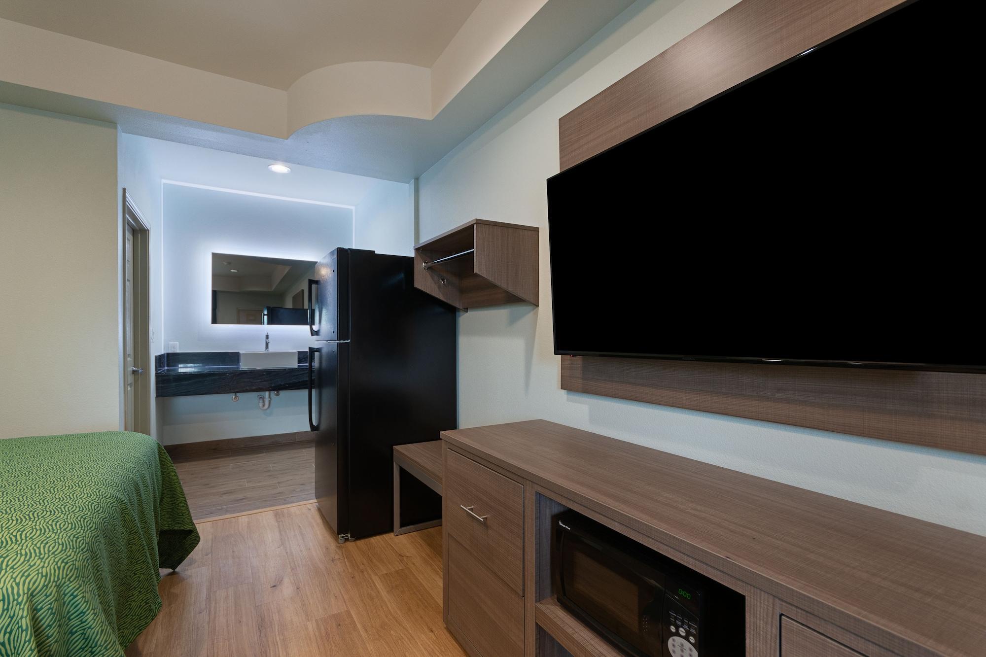 Baymont By Wyndham Kingwood Hotel Houston Exterior photo