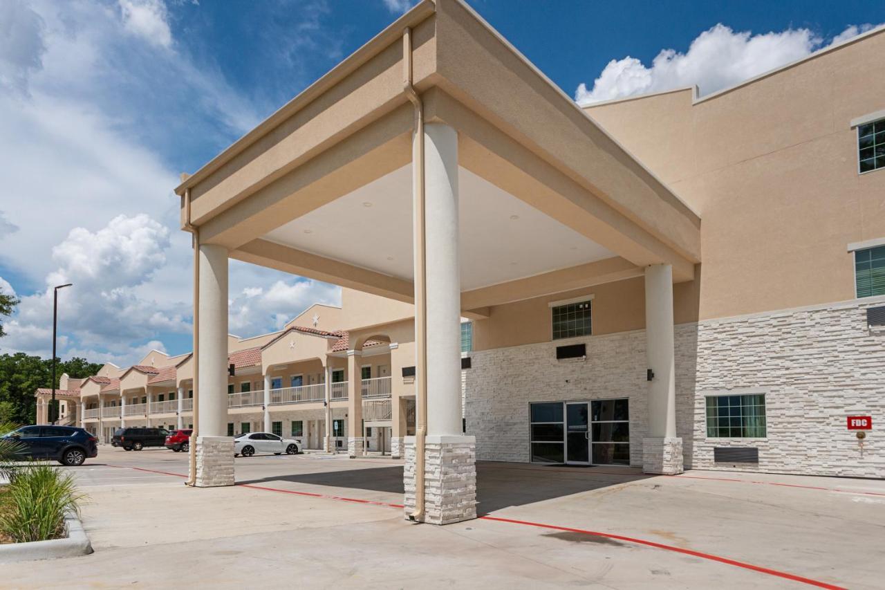 Baymont By Wyndham Kingwood Hotel Houston Exterior photo