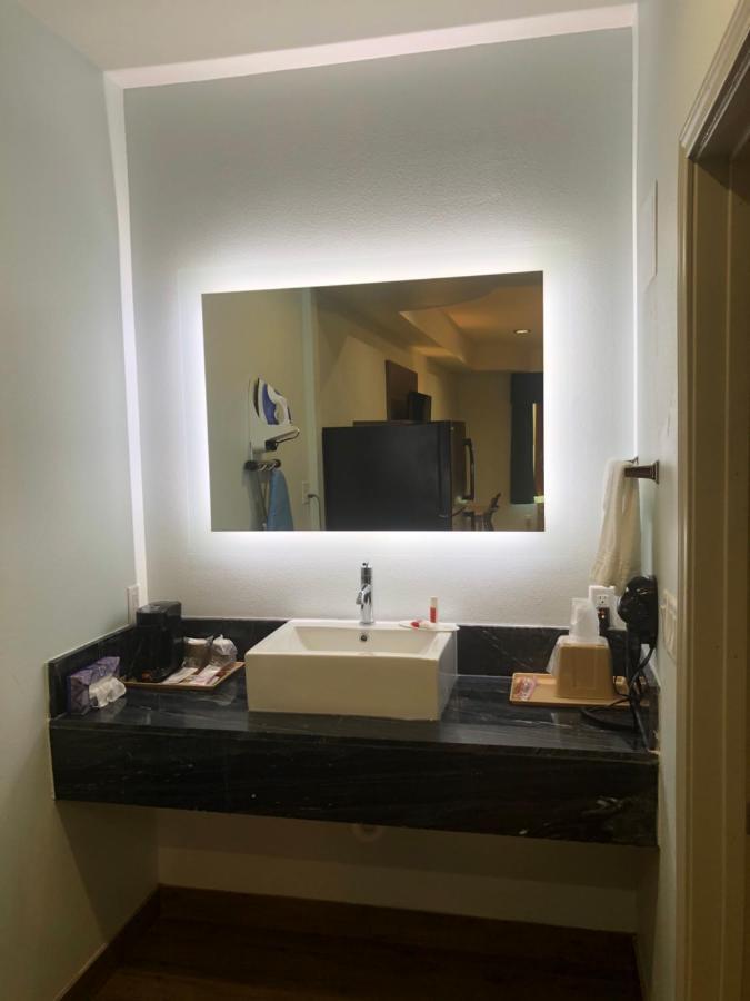 Baymont By Wyndham Kingwood Hotel Houston Exterior photo